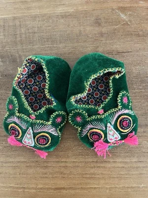 Zapatillas de bebé chinas tradicionales hechas a mano Foto 1 de 3