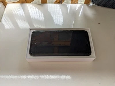 Apple iPhone 7 - 32GB - Nero Opaco (Sbloccato) - Immagine 1 di 3