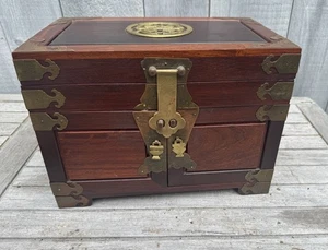 Vintage Chinese Rosewood Hongmu Silk Lined Jewelry Box Brass Fittings & Drawer - Picture 1 of 10