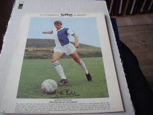 Tarjeta de té de fútbol americano Keith Newton Blackburn e Inglaterra retrato 10" x 8" Typhoo en muy buena condición - Imagen 1 de 3
