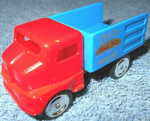 1998 MAISTO TONKA - TONKA TOYS UTILITY HAULER 1:64 PLASTIC DIECAST TRUCK - NICE - Picture 1 of 9
