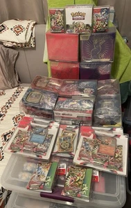 Pokemon TCG Factory Sealed Base Scarlet & Violet Set (19 Items) Booster ETBs Tin - Bild 1 von 8