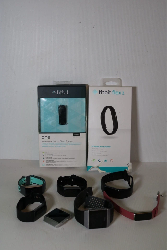 Fitbit Bundle Charge, Flex 2 usw. - Mix aus funktionstüchtig und ungetestet - Bild 1 von 4