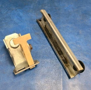 93-02 CAMARO FIREBIRD DOOR GLASS WINDOW INNER COUNTERBALANCE TRACK & GLASS STOP - Picture 1 of 4