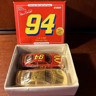 Juego de 2 autos Ford Taurus McDonalds Bill Elliott escala 1:64 oro 24k 1 de 2.500 certificado de autenticidad Foto 1 de 4