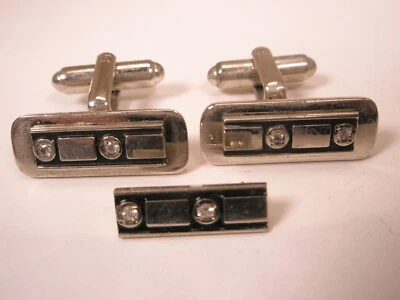 Abotoaduras e broche de lapela vintage de qualidade de tom de pedra branca e prata - Imagem 1 de 4