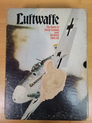 Avalon Hill 1971 : Luftwaffe - Wargame of Aerial Combat over Germany - Image 1 of 4