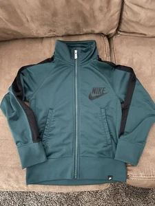 Boys Nike Sportswear Green Full Zip Track Jacket Size XS Extra Small - Picture 1 of 2