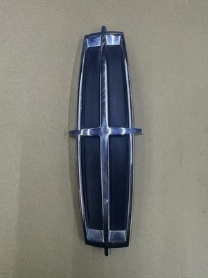 2006 2007 2008 Lincoln Mark LT Truck front Chrome Grille Emblem OEM  - Image 1 of 2