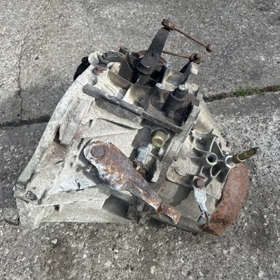  Caja de cambios manual Peugeot 306 transmisión 5 velocidades 2002 63.000 millas  Foto 1 de 4