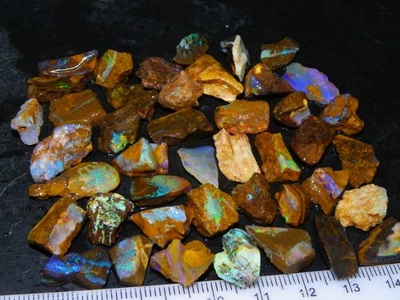 Bonitas muestras de ópalo de roca/matriz áspera 175 cts Queensland Australia paquete sin precio base Foto 1 de 4