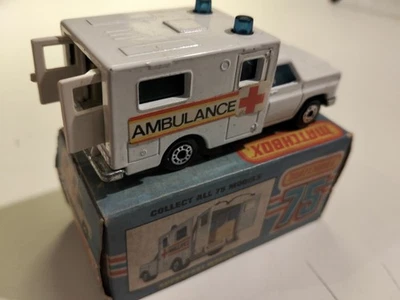 Matchbox Lesney 1977 Superfast N. 41 Ambulance Con Box Originale - Immagine 1 di 4