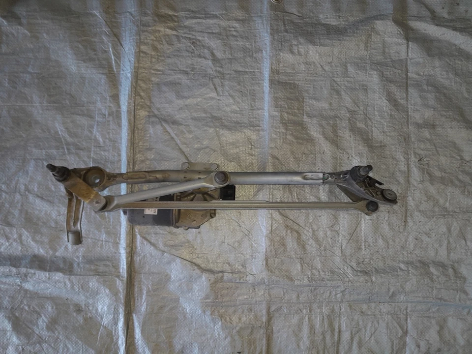 06-13 BMW E90 E91 E92 323I 328I 330I 335I LIMPIAPARABRISAS ACOPLAMIENTO CON MOTOR OEM Foto 1 de 3