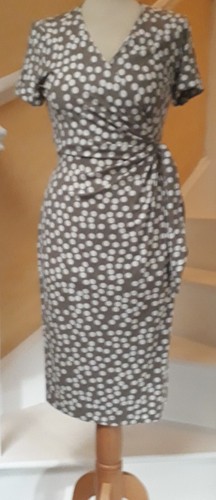 OFF WHITE Abito drappeggiato drappeggiato talpa Fen Wright & Mason a macchie bianche 8