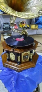 Antikes Grammophon, voll funktionsfähiger Phonograph, Win-Up Plattenspieler - Bild 1 von 9