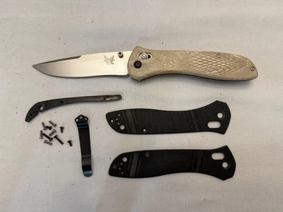 Cuchillo McHenry & Williams 710 hecho en banco personalizado con escamas de serpiente marfil de Keyman. Foto 1 de 4