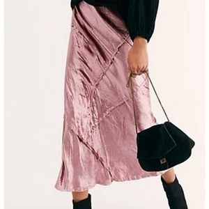 NWOT Free People Serious Swagger Pink Crushed Velvet Maxi Skirt Size Small  - Picture 1 of 10