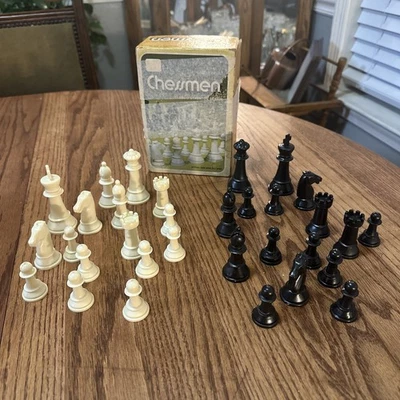 Juego de plástico vintage 1974 Whitman Chessmen 32 piezas diseño Staunton clásico #4690 Foto 1 de 4