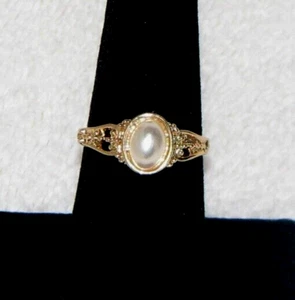 Vintage Charming Genuine Pearl Gemstone Oval Cabochon Mounted on Brass Ring S6.5 - Picture 1 of 9