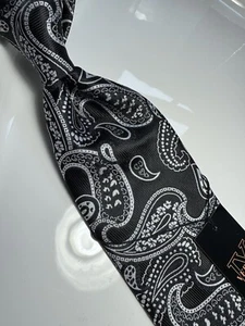 NWT VERSE 9 MULTI COLOR PAISLEY STYLE PRINT SILK DESIGNS NECK TIE & HANKY - Picture 1 of 4