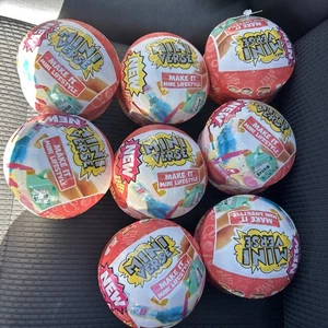 MGA's Mini Verse Make It Mini Lifestyle Series 2 - Lot Of 8 Mystery Balls - Picture 1 of 1