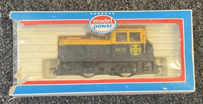 HO Model Power 6670 Santa Fe DDT Diesel Switcher Locomotive - Tested Good/In Box - Image 1 of 4