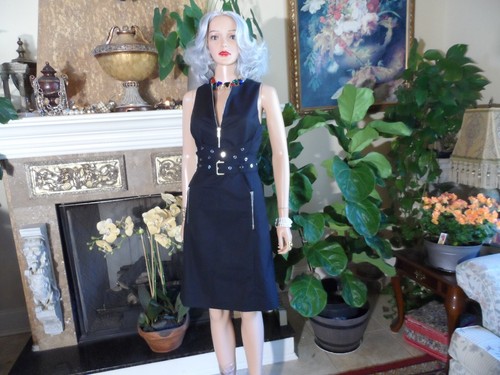 Abito Michael Kors Collection nero con cerniera davanti e dettaglio cintura passante taglia 8