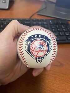 New York Yankees 2001 Replica Team Signed Baseball