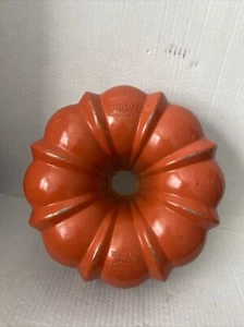 Vintage Bundt Pan brand Fluted Tube Cake 10" Orange Red Northland Aluminum USA - Picture 1 of 3