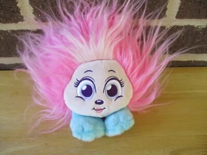 Muñeca Zuru Schnooks - Peludo Rosa/Amarillo Pelo Pies Azules 6" Alto Peluche Relleno - Imagen 1 de 4