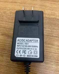 1921 19V 2.1A Charger Transformer - Zdjęcie 1 z 2