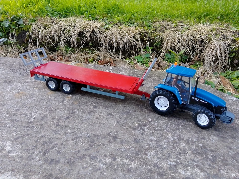 1/32 26ft scratch built Flat Bed Bale Trailer KIT Suitable for Britain's siku - Image 1 of 4