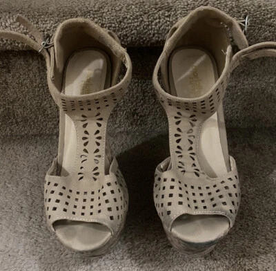 Charlotte Russe Brown High heels Pump Shoes Sz 7.5 - Image 1 of 4