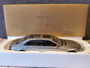 Maybach 62 Dealer Edition 1:18 Scale Autoart Diecast Model Car Silver/Grey