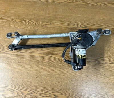 2014-2019 Maserati Ghibli Windshield Wiper Transmission Motor Linkage Assembly - Image 1 of 4