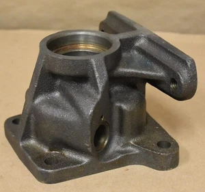 AT18-7 MAINSHAFT REAR BEARING RETAINER, BORG WARNER T18 TRANSMISSION ***NEW*** - Bild 1 von 4
