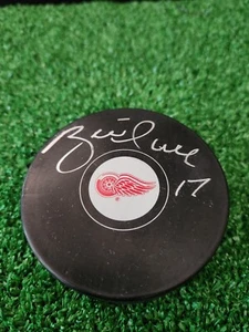 BRETT HULL Detroit Redwings Logo Autographed Signed NHL Hockey Puck Beckett COA - Picture 1 of 1