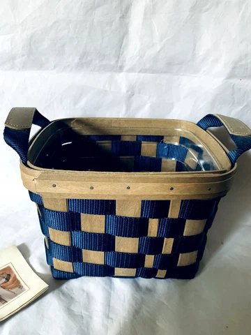 Longaberger 2007 To Go Rectangle Rare Blue Webbed Medium Basket 7.5 x 9 x 6.5 Cover