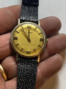Vintage Men's Gold Tone Eastman Deluxe Analog Watch - Picture 1 of 5
