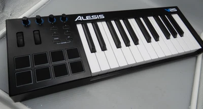 ALESIS V25 MkII 25-Key USB-MIDI Keyboard Controller 4 Knobs 8 Pads 8 Bit Weapon - Image 1 of 4