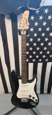 Hamer Slammer Stratocaster Vintage Negra En Buen Estado, Reproduce y Suena Excelente  Foto 1 de 4