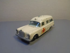 MATCHBOX LESNEY N.3C AMBULANZA VINTAGE MERCEDES BENZ BINZ OTTIME CONDIZIONI - Foto 1 di 8
