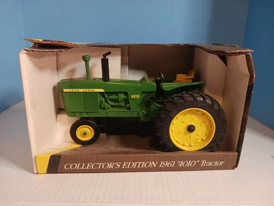 John Deere 4010 Gas Narrow Front Tractor 1/16 Scale -new in box - Image 1 of 4