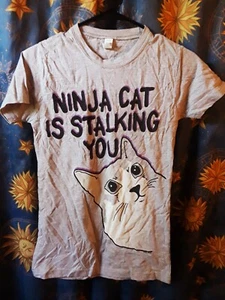 Shirt "Ninja Cat Is Stalking You" lolcat Old Internet Meme Y2K Hot Topic Neu - Bild 1 von 4