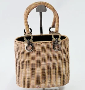 Bolso Cesta Salvatore Ferragamo Doble Gancini Ratán Para Mujer Hecho en Italia - Imagen 1 de 13