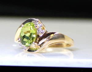 Gorgeous 14K Gold Ladies 1.25 Ct Oval Peridot & Diamond Accent Ring Size 6.25 - Picture 1 of 6