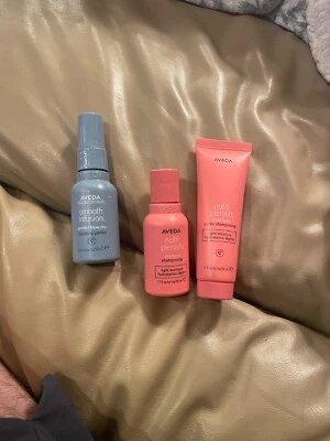 Aveda Nutri-plenish Shampoo & Conditioner Travel Set w/ smooth infusion spray - Image 1 of 2