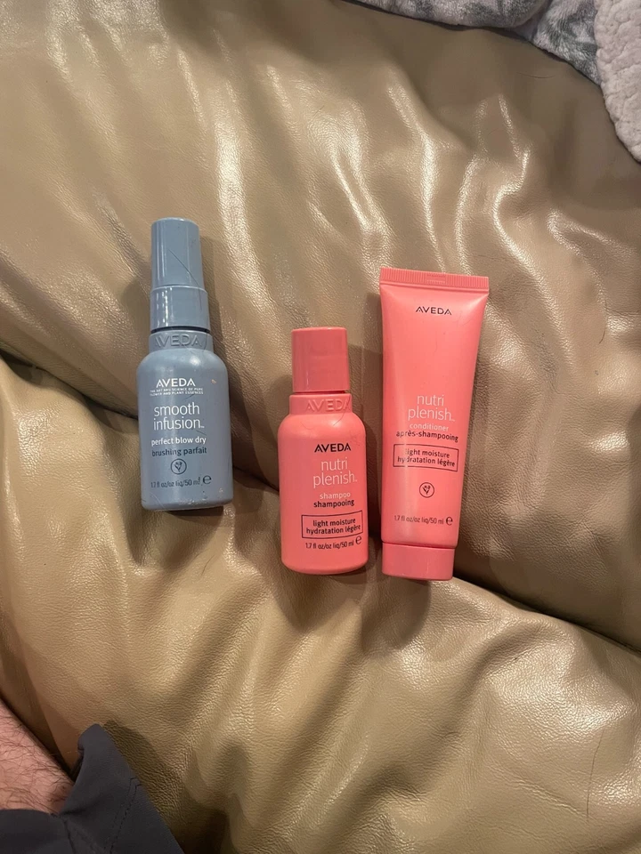 Aveda Nutri-plenish Shampoo & Conditioner Travel Set w/ smooth infusion spray - Image 1 of 2
