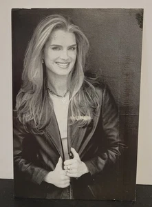 Postal firmada autografiada por Brooke Shields de 4"x6" - Imagen 1 de 4