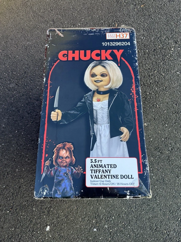 UNIVERSAL Chucky 3.5 Ft. Animated Tiffany Valentine Doll H37